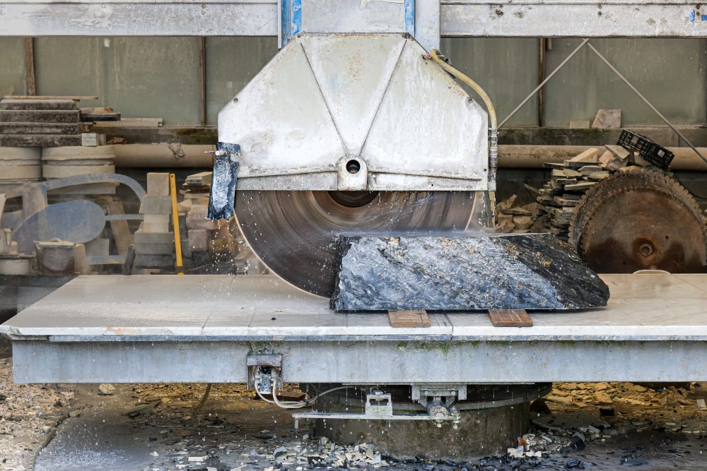 Tăiere fără compromisuri Descoperă avantajele firului diamantat în construcții