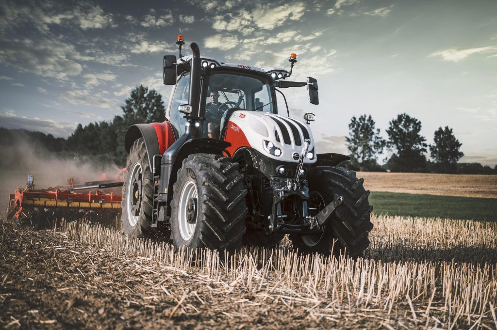 STEYR® TERRUS CVT TRACTORS GAIN MORE FEATURES_696518