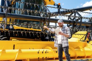 Un semn de neon care spune 'We're Ready'